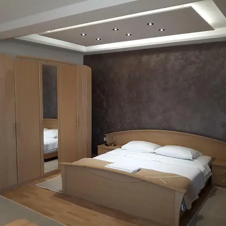 Lav Motel