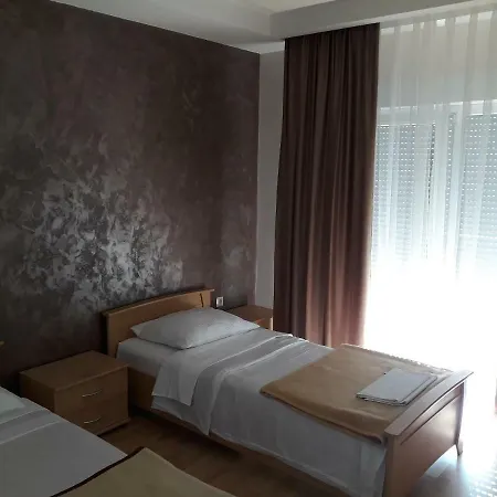 Lav Motel 3*